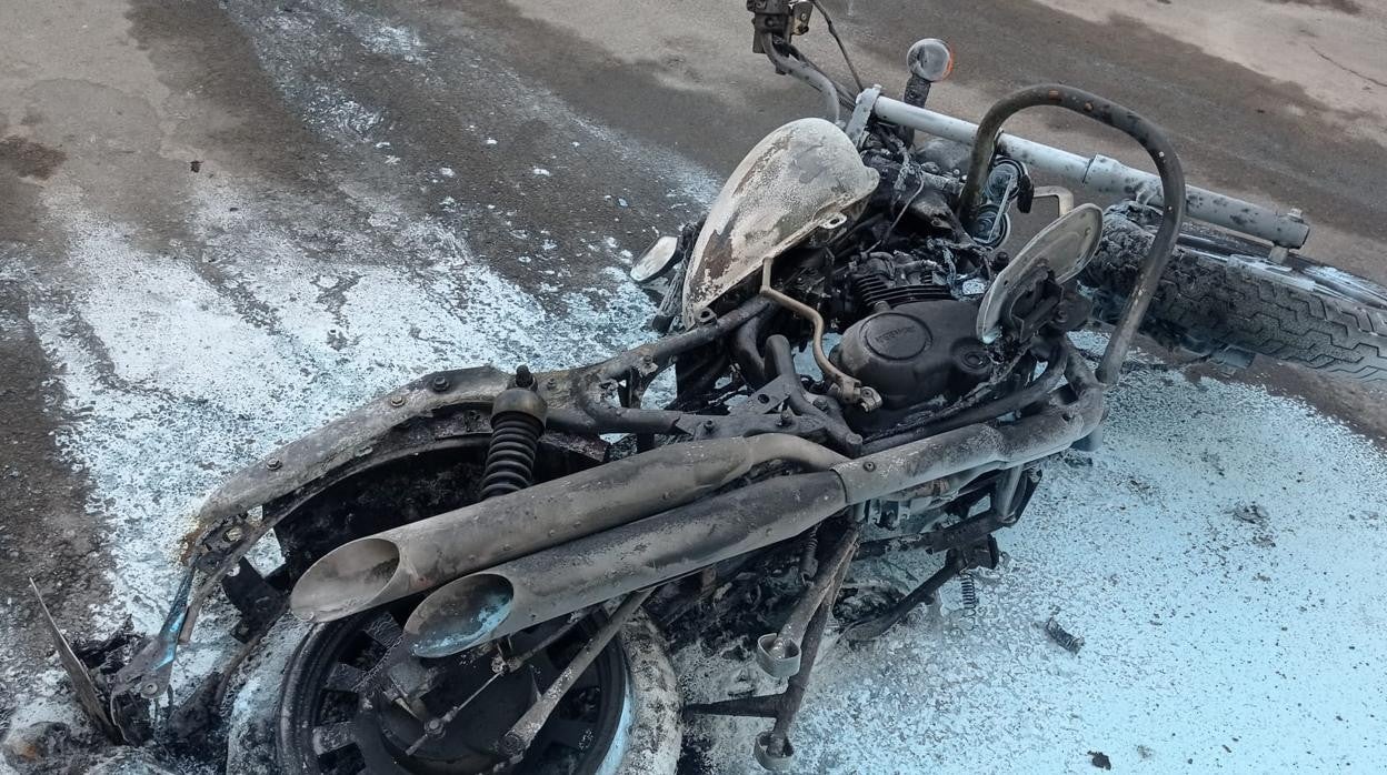 El detenido prendió fuego a una motocicleta después de protagonizar un episodio de violencia machista