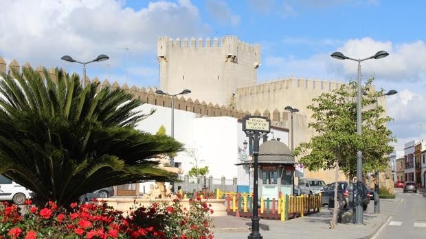 A la venta un restaurante y una vivienda en un castillo del siglo XIV en Sevilla
