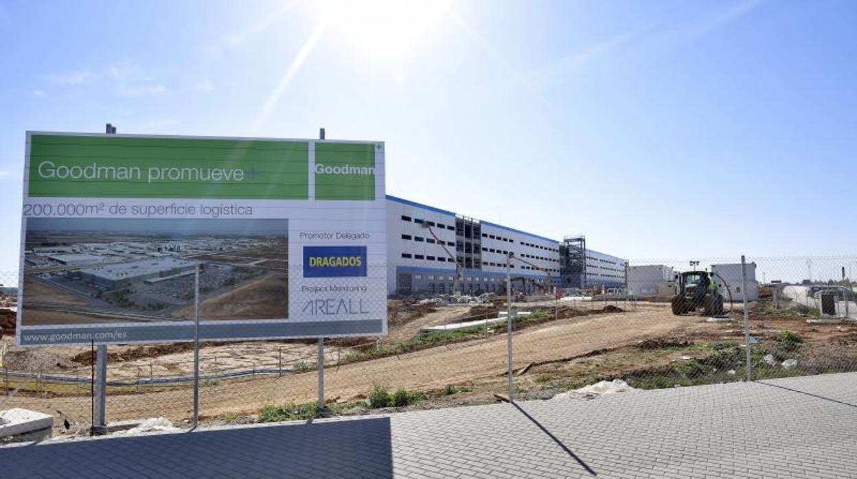 Construcción del uevo centro logistico de Amazon en Megapark