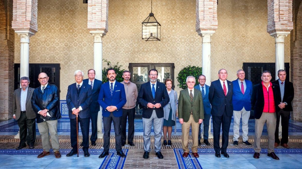 Foto de familia de los asesores de la candidatura de Carmona