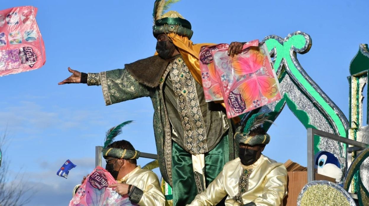 Una de las carrozas de la Cabalgata de los Reyes Magos de Tomares