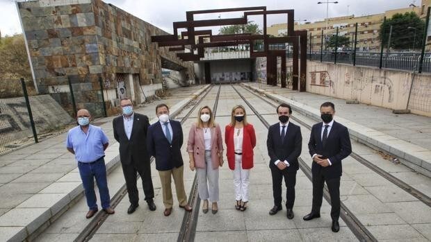 Los empresarios de Alcalá de Guadaíra agradecen por carta a la Junta de Andalucía el desbloqueo del tranvía