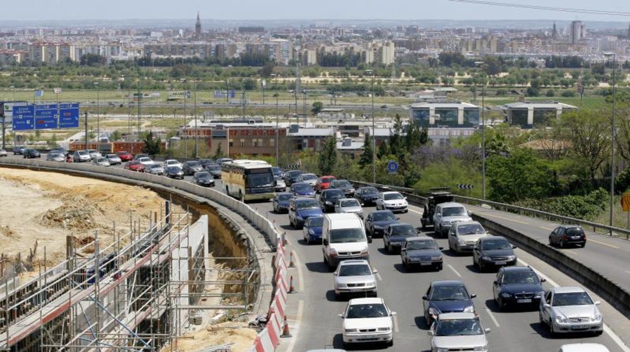 Atascos de vehículos en la A-49
