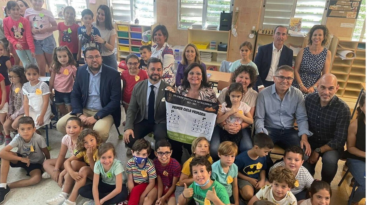 La Casa Real, Rafa Nadal y varios ministros felicitan a los alumnos de un  colegio de Torre de la Reina