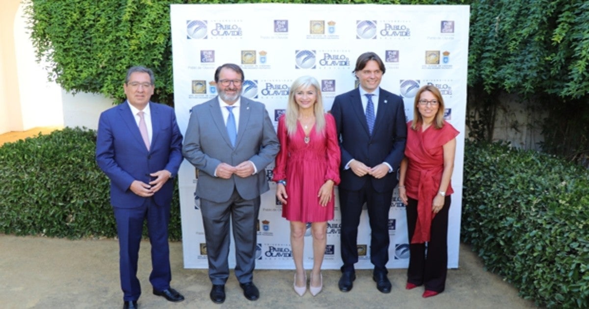 Pulido, Ávila, Del Pozo, Oliva y López, este lunes en la presentación de los cursos de verano de la UPO en Carmona