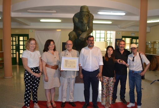 La entrega de la distinción al IES José María Infantes de Utrera