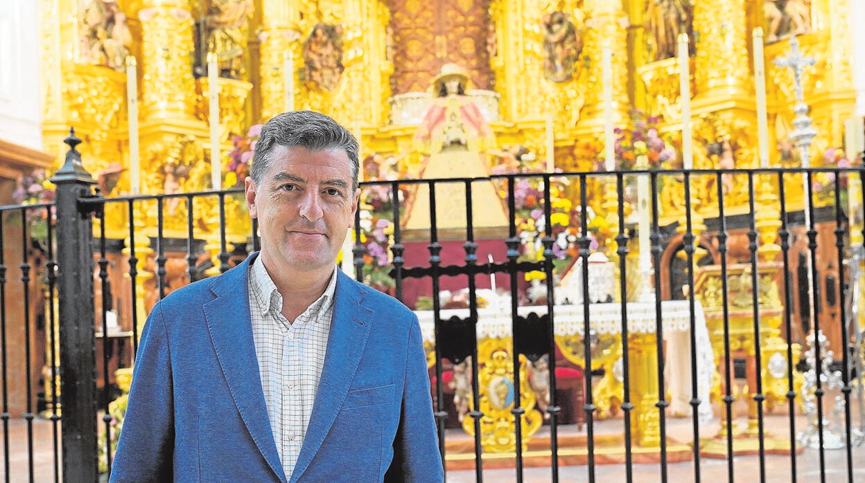 Santiago Padilla: «De lo que menos tenemos que hablar este año en el Rocío  es de política»