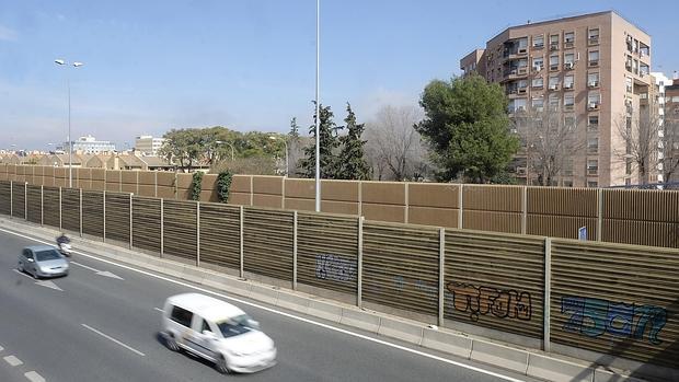 La tortura de la SE-30: ruido y contaminación