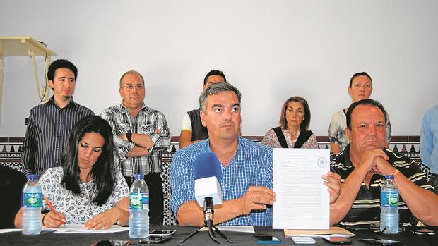 Podemos pide la dimisión de cargos del PP y el PSOE en Dos Hermanas