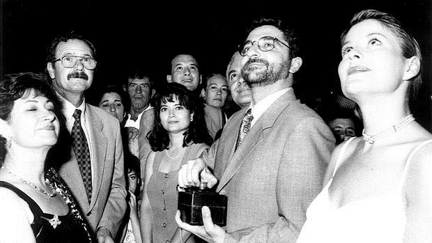 Gutiérrez Limones enciende la portada de su primera feria de Alcalá como alcalde, en 1996