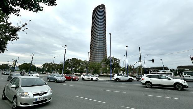 El bus lanzadera conectará Blas Infante con Torre Sevilla en 3,30 minutos