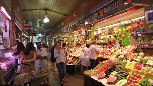 Los mercados de abastos de Sevilla se reinventan con nuevas fórmulas