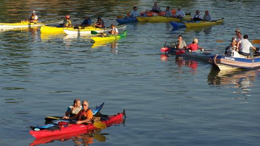 En el Río Genil se puede practicar piragüismo y rafting