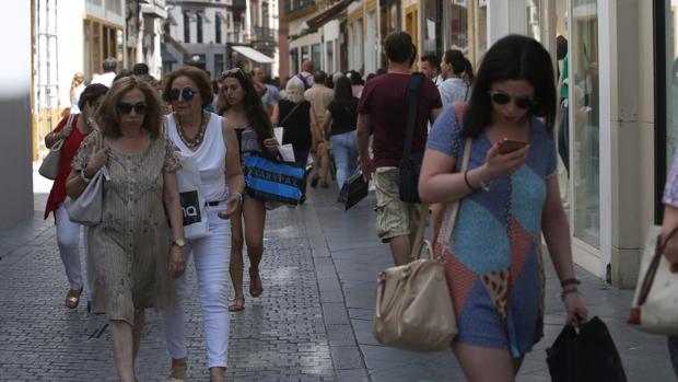 Los sevillanos han ganado casi ocho años más de vida en los últimos cuarenta