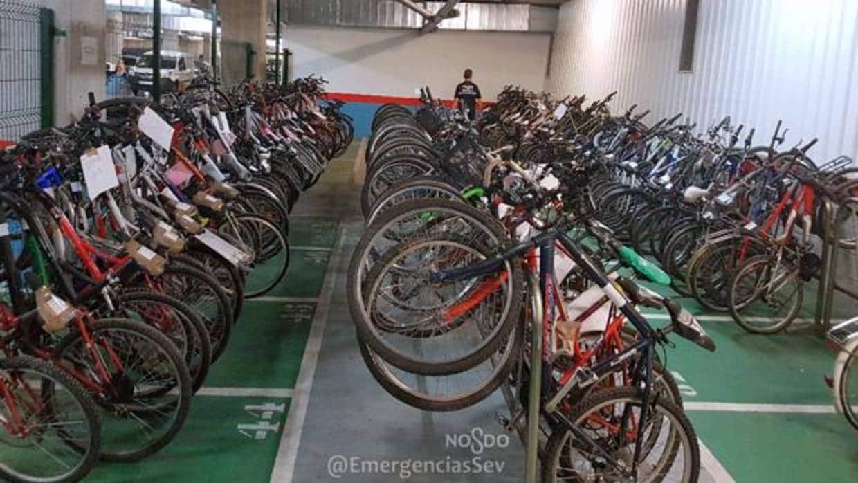 Las bicicletas sólo pueden ser reclamadas si el dueño ha denunciado y aporta la factura de la compra