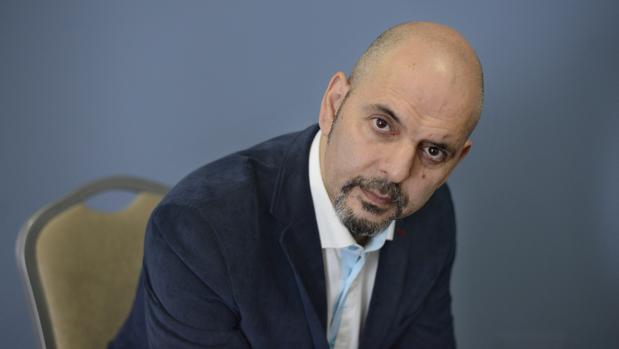 El exespía y escritor Daniel Estulin logra la custodia de sus hijas