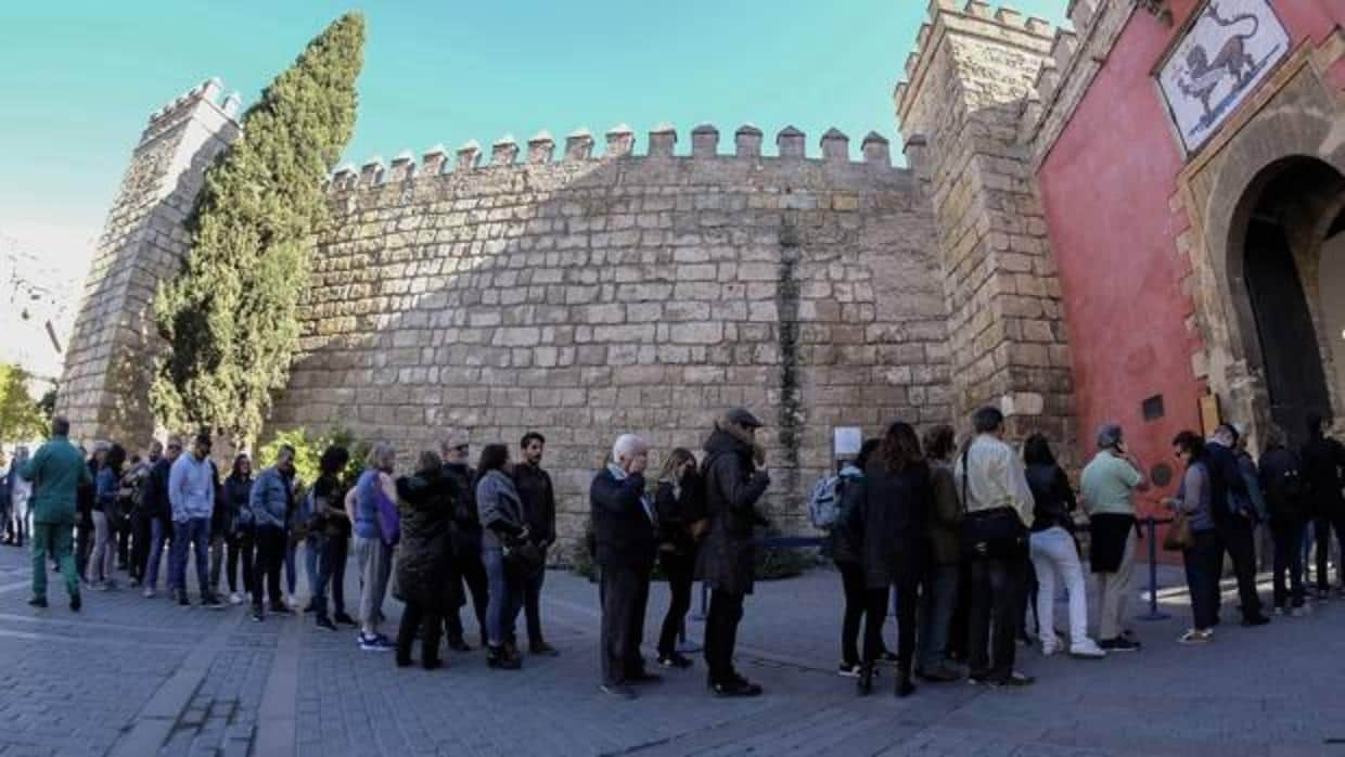 La afluencia masiva de público al Alcázar ha obligado a ejecutar la red de saneamiento nueva