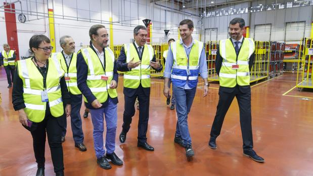 El alcalde de Sevilla visita las nuevas instalaciones de Amazon en Sevilla