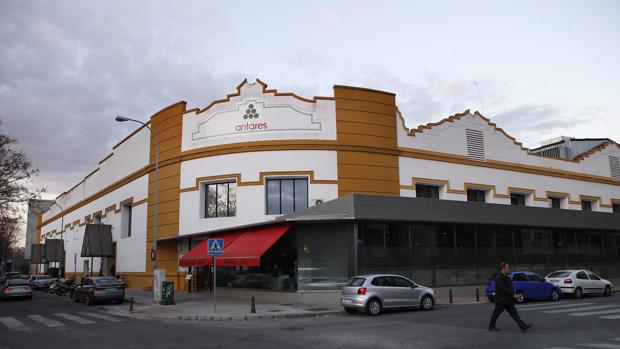 Club Antares, hoy propiedad de la Cámara de Comercio