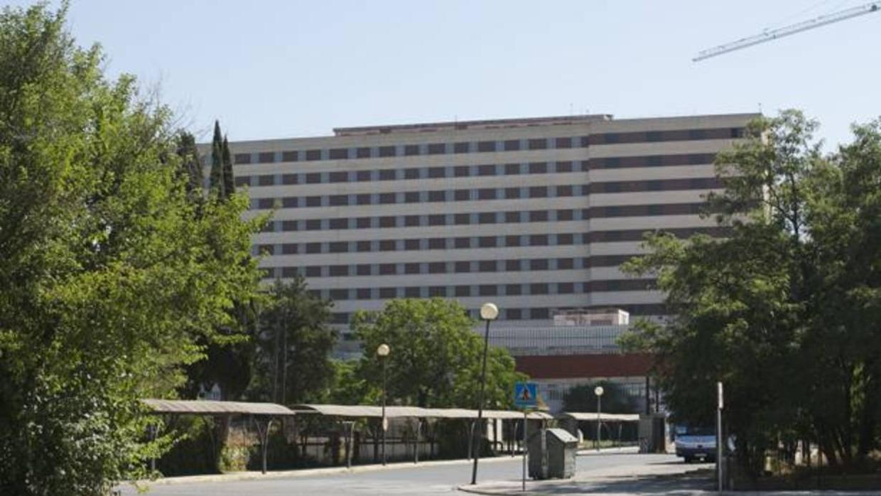 Fachada del antiguo Hospital Militar de Sevilla