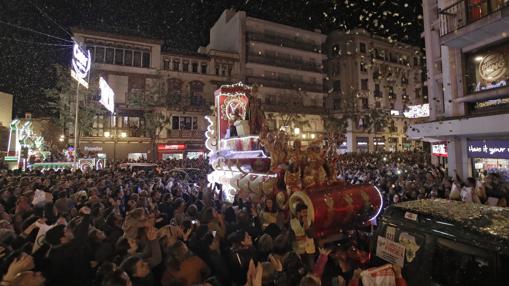El Rey Melchor por la plaza de la Campana