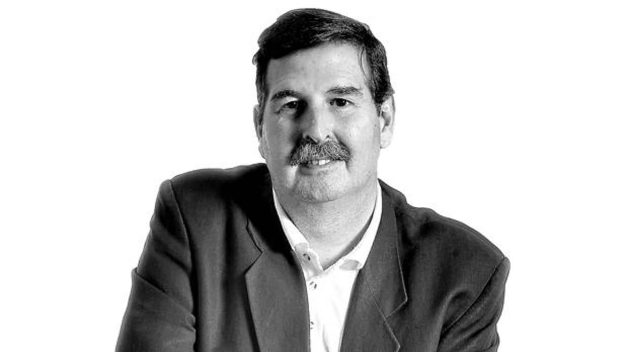 Féix Machuca, escritor y colaborador de ABC de Sevilla