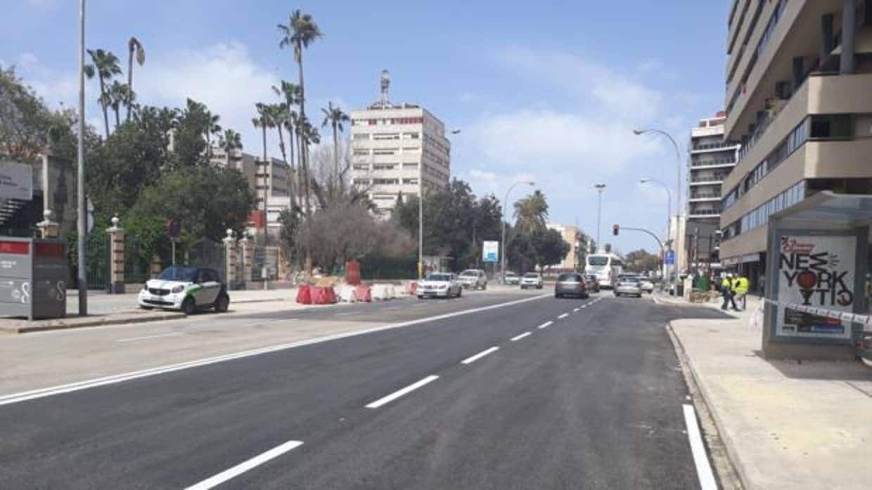 La calle Santa Fe vuelve a estar abierta al tráfico rodado, lo que facilitará el acceso al Real
