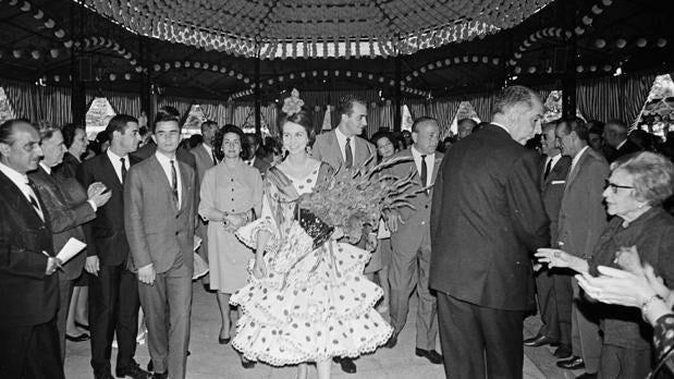 El Rey Juan Carlos y Doña Sofía en la Feria de Abril de Sevilla. 