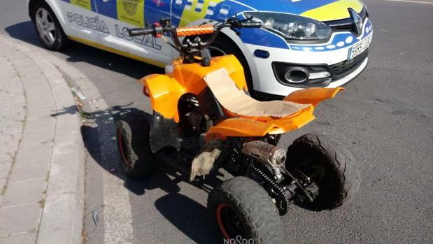 La Policía Local de Sevilla detecta a un niño de 7 años conduciendo un quad sin casco en la zona sur