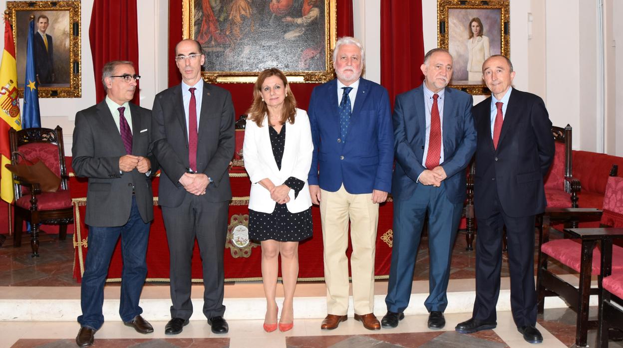 Debate en la Academia de Medicina de Sevilla: «La sanidad tiene un ...