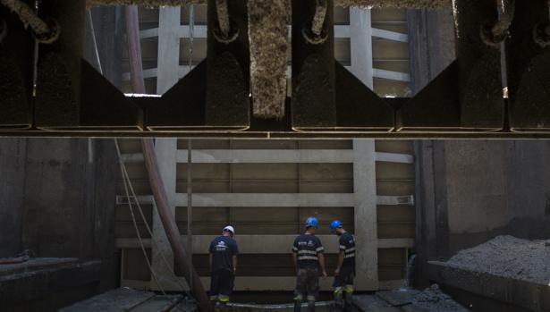 En las tripas de la gran esclusa del Guadalquivir en Sevilla