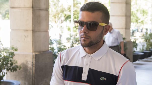 Estos son los antecedentes policiales de Ángel Boza, detenido ahora por hurto y atropello en Sevilla
