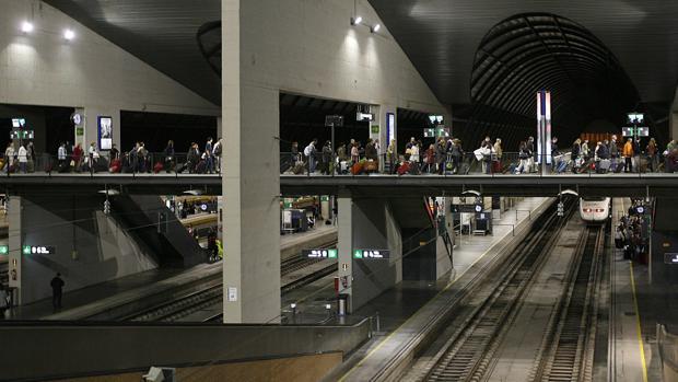 Una avería en la puerta de un tren de Sevilla a Málaga produce un retraso de 70 minutos