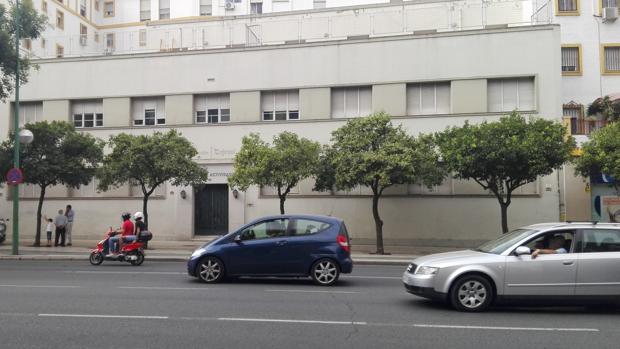Cruz Roja abrirá en la Ronda de Capuchinos de Sevilla un centro de tránsito para inmigrantes