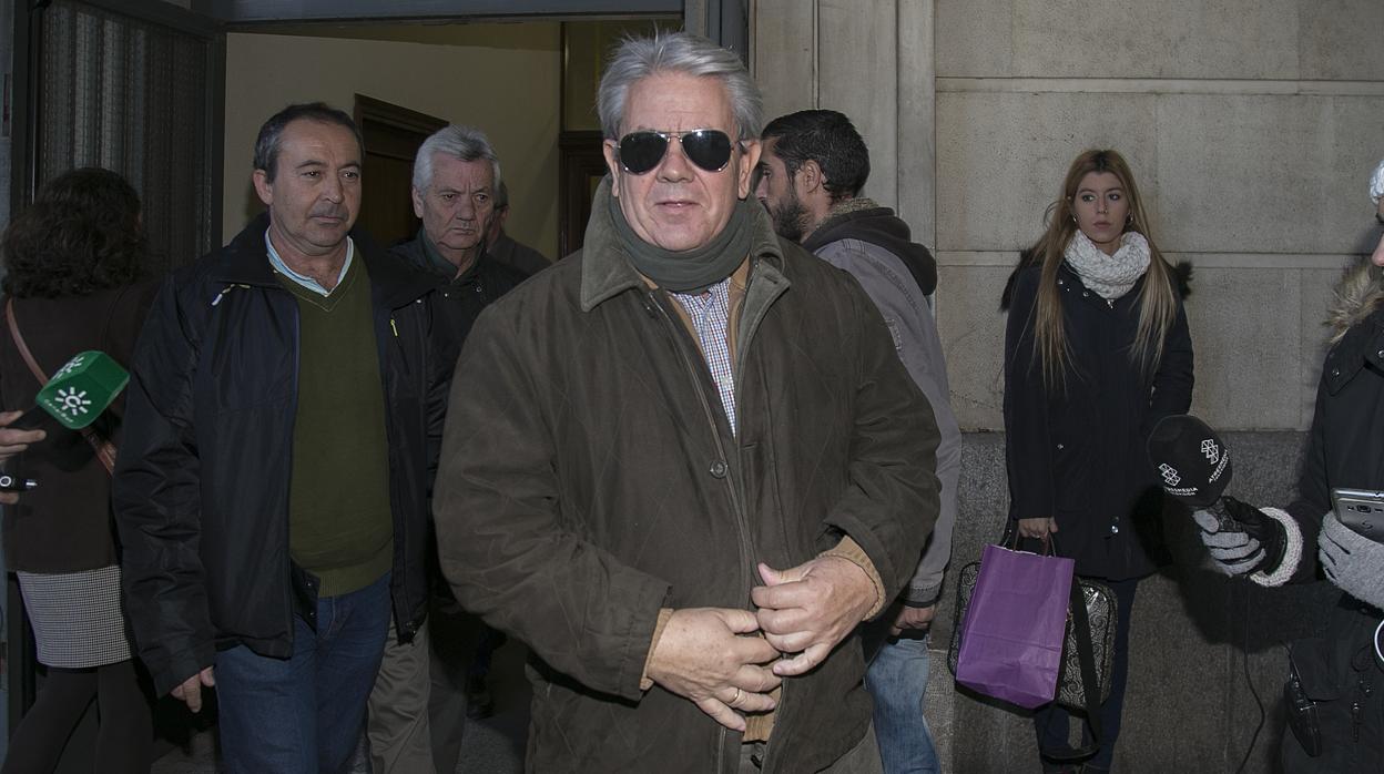 Enrique Filgueras, presidente de la Asociación Solidaridad del Taxi, cuando en 2017 fue a declarar a los juzgados con otros compañeros en relación con la quema de coches Cabify