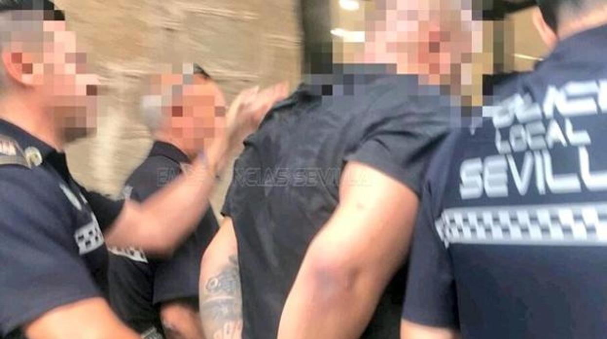 Uno de los tres detenidos en el barrio de Los Remedios