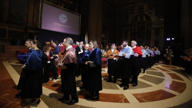 La US inaugura curso académico con el reto de recuperar derechos de alumnos y trabajadores