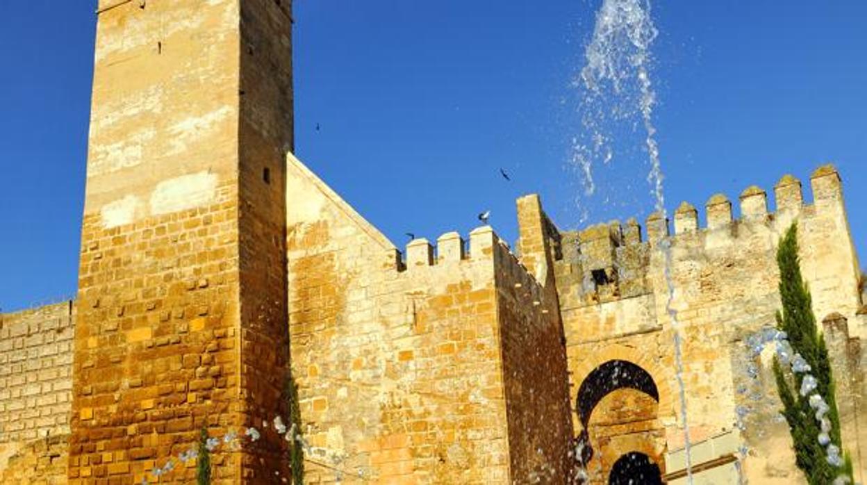 Alcázar Puerta de Sevilla