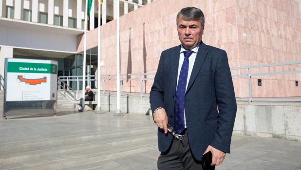 El abogado de La Manada cree «ridículos» los argumentos para el reingreso en prisión