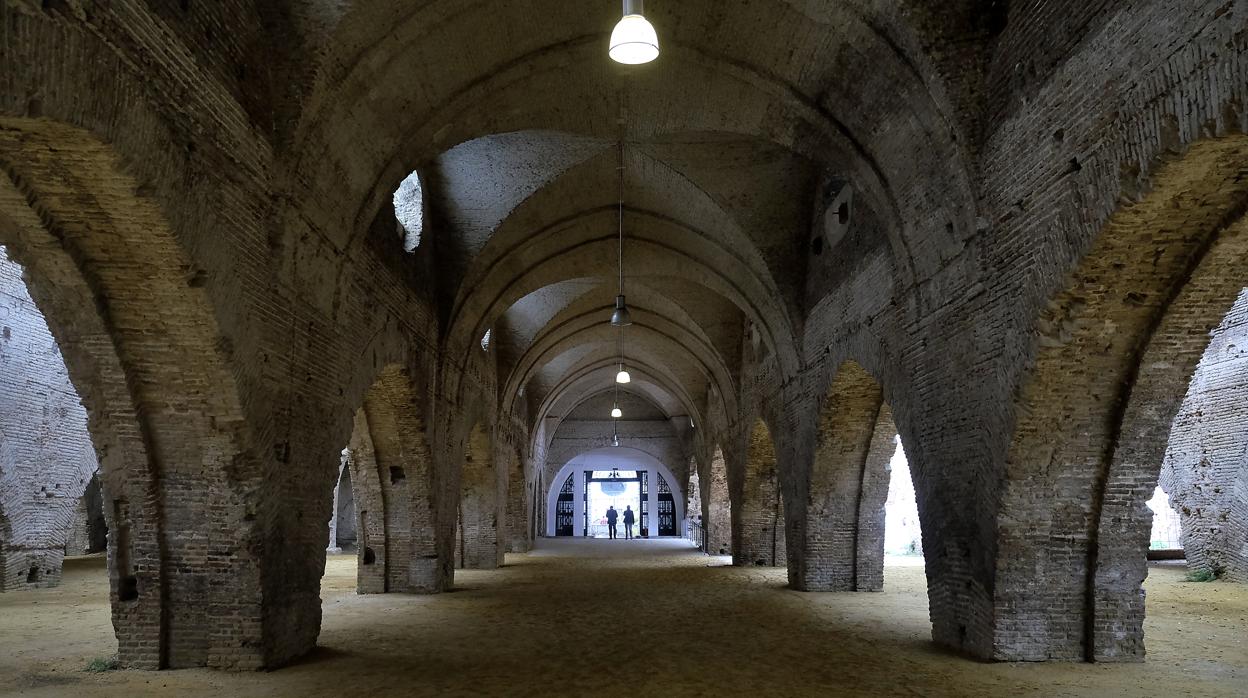 Rafael Chueca, director corporativo de la Caixa, y la consejera de Cultura, Patricia del Pozo