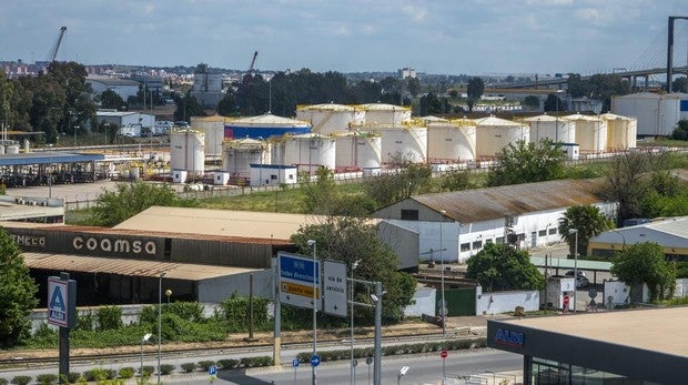 La Junta de Andalucía aprueba el traslado de CLH y el desembarco de Sevilla Park