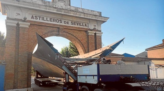La industria sevillana construye otro puente para Canarias