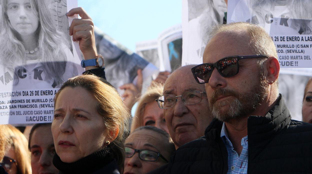 Los padres de Marta del Castillo en una manifestación