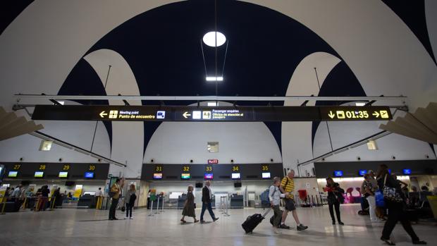 ¿Por qué el aeropuerto de Sevilla tiene asignadas las letras SVQ?