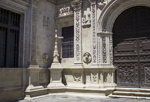 Lugar donde se encuentra, «semioculta» la cruz