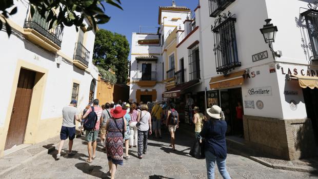 El centro de Sevilla supera ya al de Barcelona en saturación de viviendas turísticas