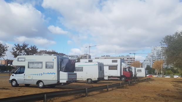 Caravaning sin control en el real de la Feria de Sevilla