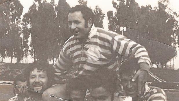 Antonio Mejías Solís: Una patada a seguir