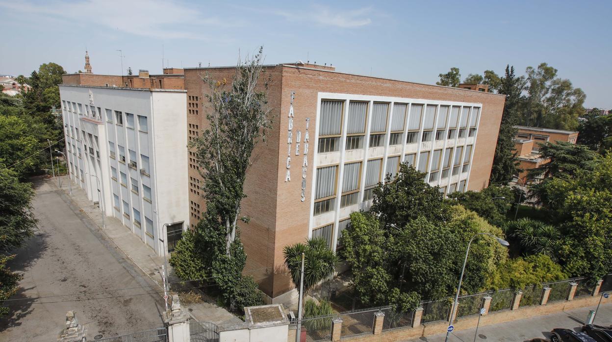 Antiguos edificios de la fábrica de Altadis en Los Remedios