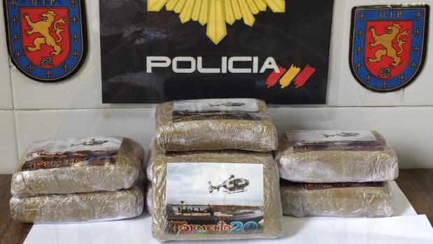 Detenido un camello cargado de hachís cuando salía en un VTC de la estación de Santa Justa en Sevilla